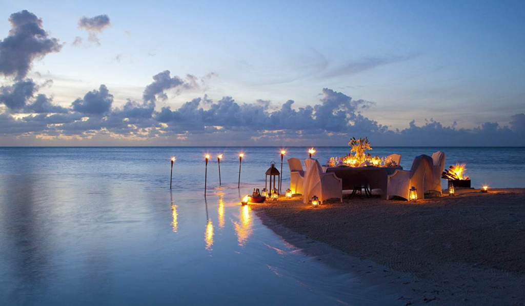 Sea_Candles_romantic.jpg