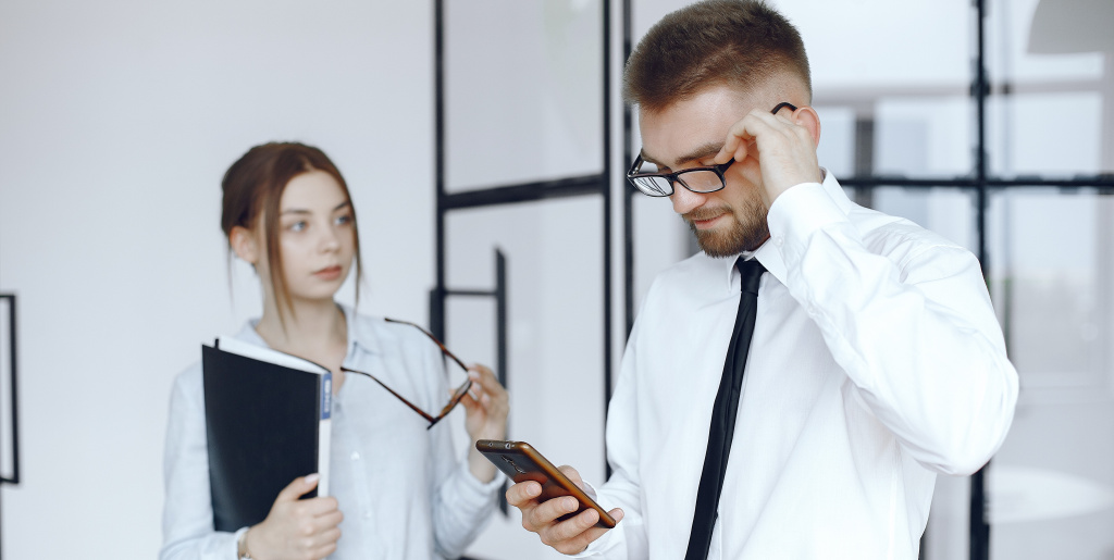 woman-holds-folder-business-partners-business-meeting-man-uses-phone-people-with-glasses.jpg woman-holds-folder-business-partners-business-meeting-man-uses-phone-people-with-glasses.jpg